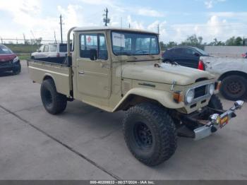  Salvage Toyota Pickup