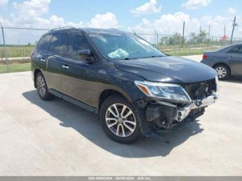  Salvage Nissan Pathfinder