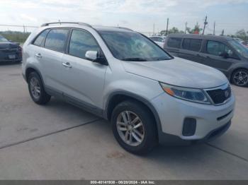  Salvage Kia Sorento