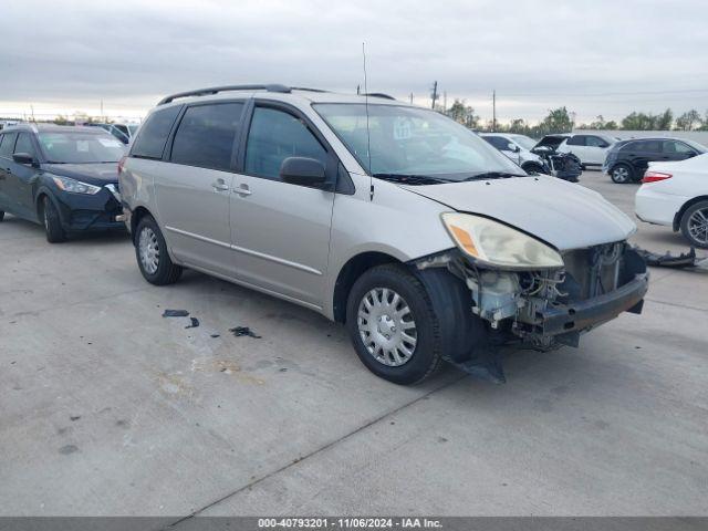  Salvage Toyota Sienna