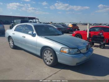  Salvage Lincoln Towncar