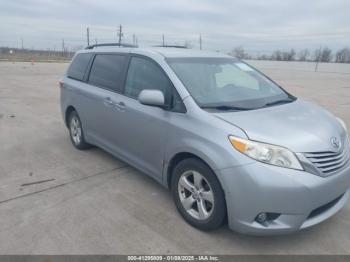  Salvage Toyota Sienna