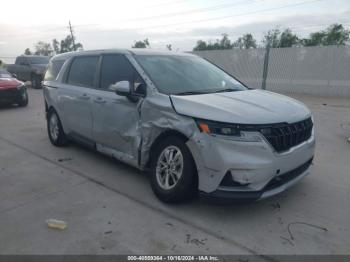  Salvage Kia Carnival