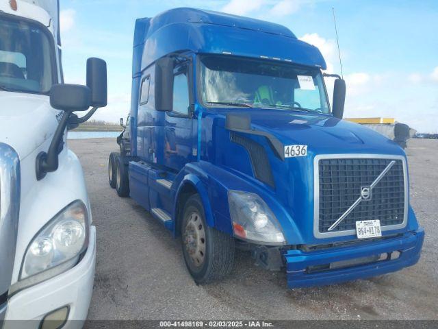  Salvage Volvo Vnl