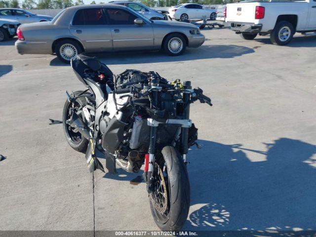  Salvage Kawasaki Zx1002