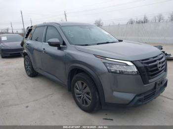  Salvage Nissan Pathfinder