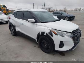  Salvage Nissan Kicks