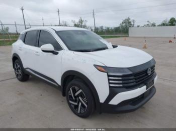  Salvage Nissan Kicks