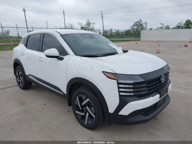  Salvage Nissan Kicks