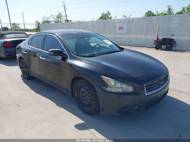  Salvage Nissan Maxima