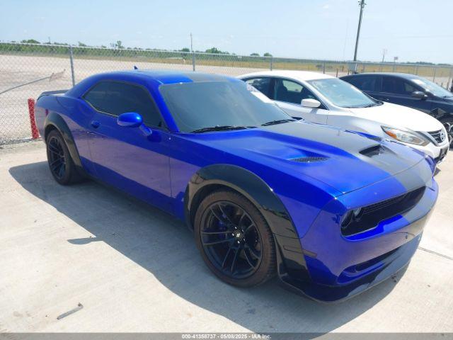  Salvage Dodge Challenger