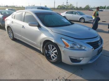  Salvage Nissan Altima