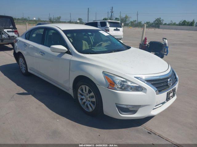  Salvage Nissan Altima