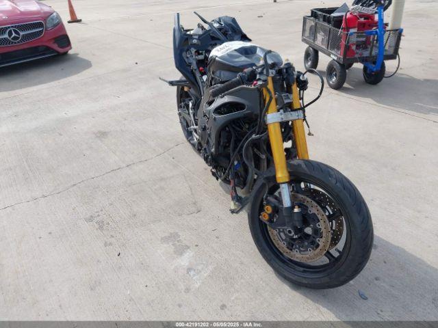  Salvage Yamaha Yzfr1
