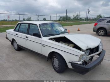  Salvage Volvo 240