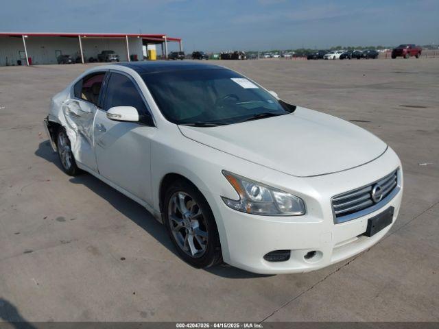  Salvage Nissan Maxima