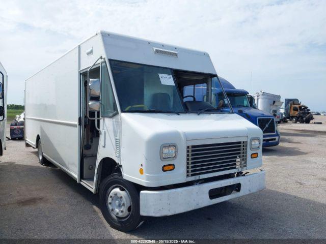  Salvage Freightliner Chassis
