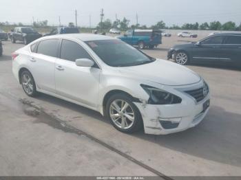  Salvage Nissan Altima
