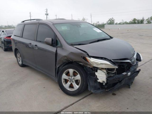  Salvage Toyota Sienna