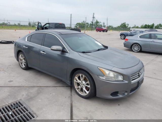  Salvage Nissan Maxima
