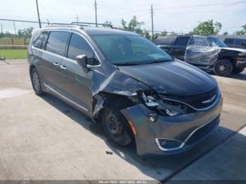  Salvage Chrysler Pacifica
