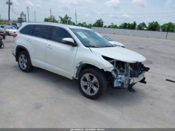  Salvage Toyota Highlander