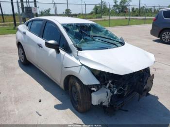  Salvage Nissan Versa