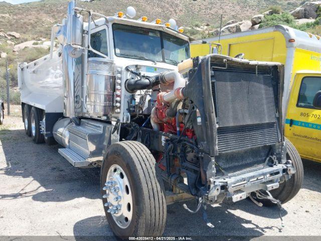  Salvage Peterbilt 389