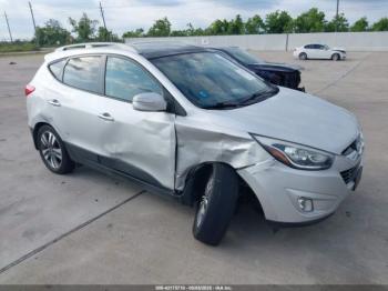  Salvage Hyundai TUCSON