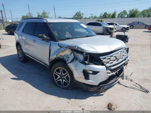  Salvage Ford Explorer