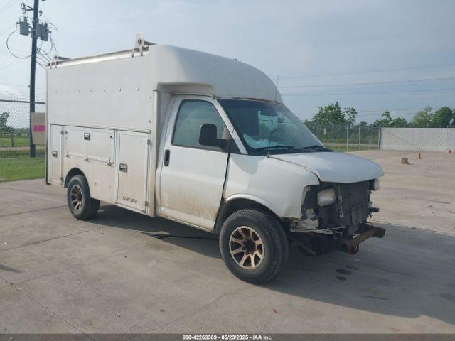  Salvage General Motors Savana Cutaway
