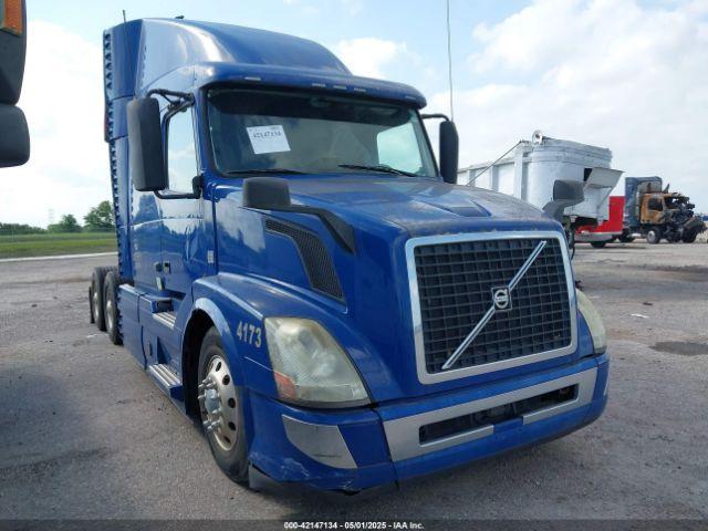  Salvage Volvo Vnl