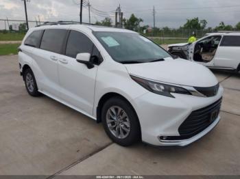  Salvage Toyota Sienna