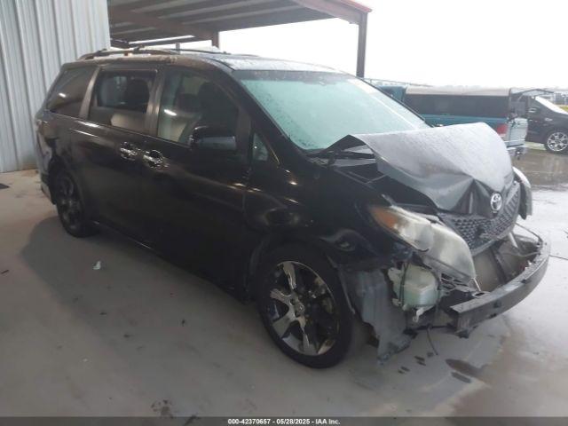  Salvage Toyota Sienna