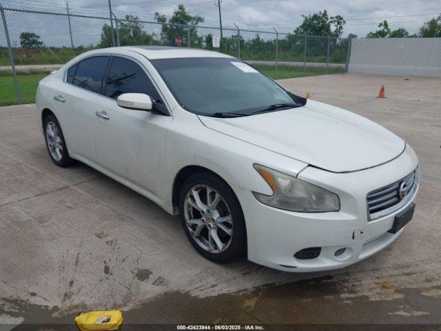  Salvage Nissan Maxima