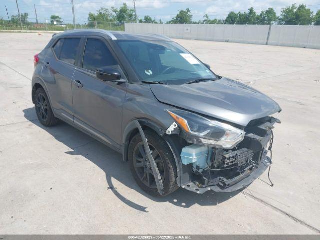  Salvage Nissan Kicks