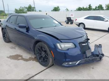 Salvage Chrysler 300