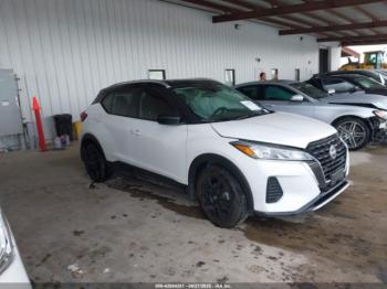  Salvage Nissan Kicks