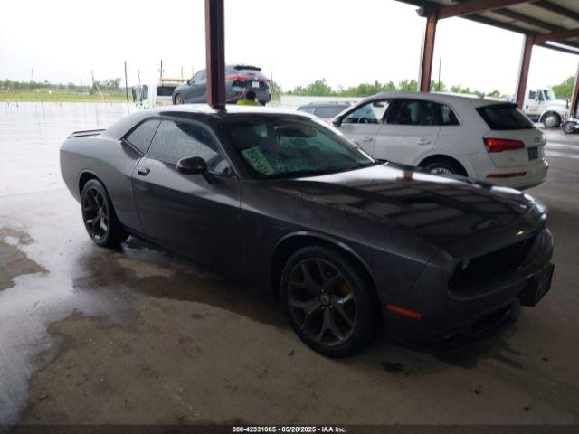  Salvage Dodge Challenger