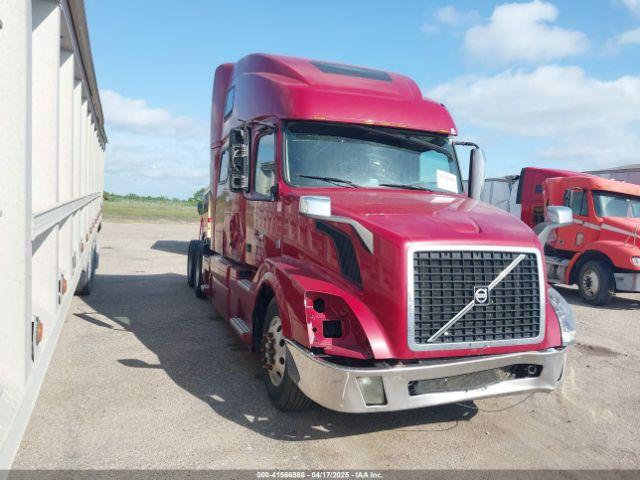  Salvage Volvo Vn