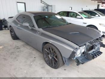  Salvage Dodge Challenger