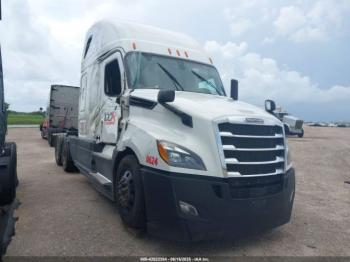  Salvage Freightliner New Cascadia 126