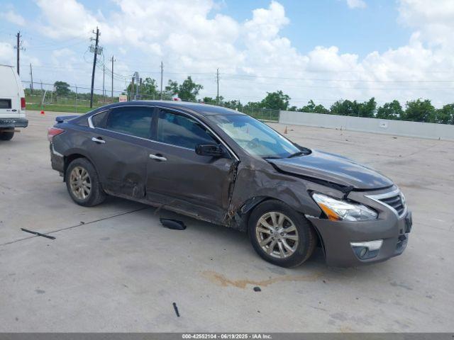  Salvage Nissan Altima