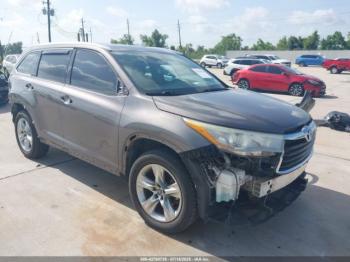  Salvage Toyota Highlander