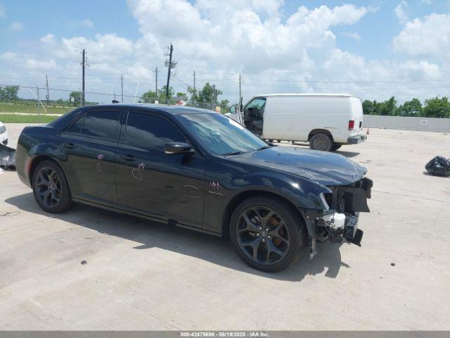  Salvage Chrysler 300