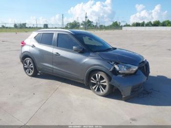  Salvage Nissan Kicks