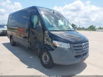  Salvage Mercedes-Benz Sprinter 2500