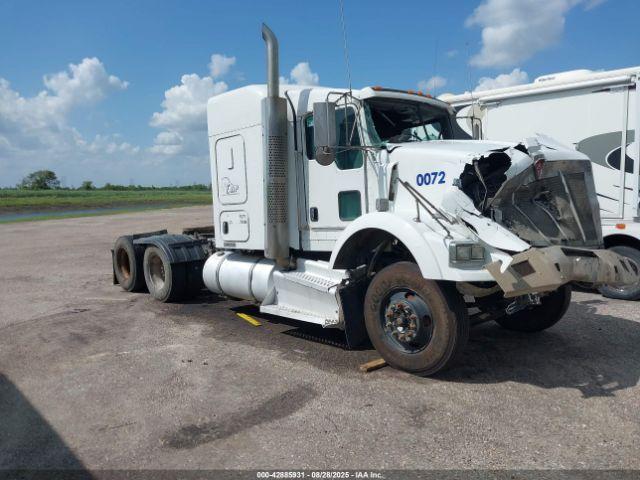  Salvage Kenworth T800