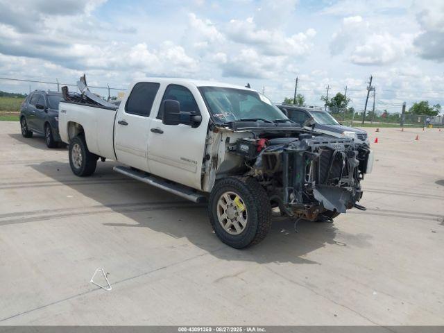  Salvage Chevrolet Silverado 2500