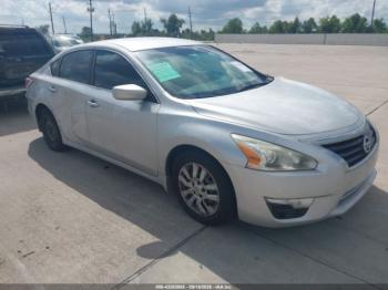  Salvage Nissan Altima